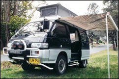 Mitsubishi_L300_Pop_Top_1b