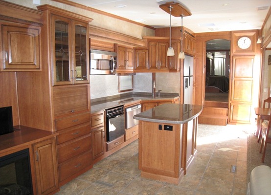 D -- 2011 Drv Mobile Suites 43' DENVER Rear Lounge Quad 500 ft2