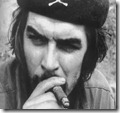 Ernesto Che Guevara Fumando puros, una de sus pasiones