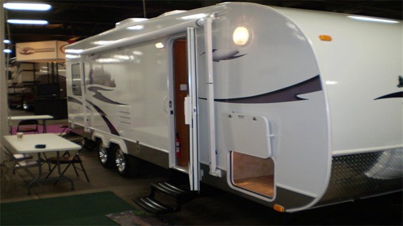 R 826-Toy-Hauler