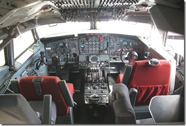 Boeing_707-123_B_(1959)_Cockpit