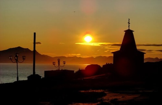 casi media noche barentsburg