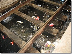 basura en las vías