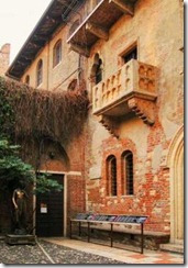The Juliet's House with the balcony and sculpture, Verona, Italy.