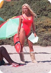 ugg-boots_pamela-anderson-baywatch-