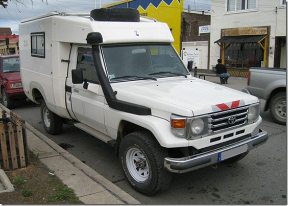A Toyota HZJ79--