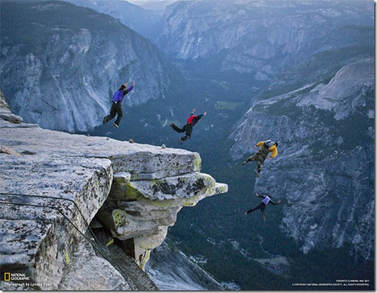 half dome base jump foto jimmy chin