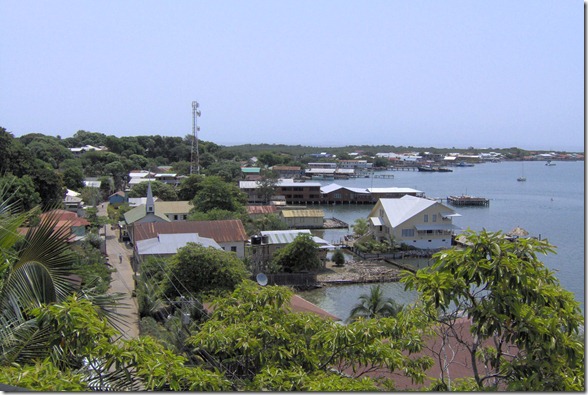 Utila-Harbor-02