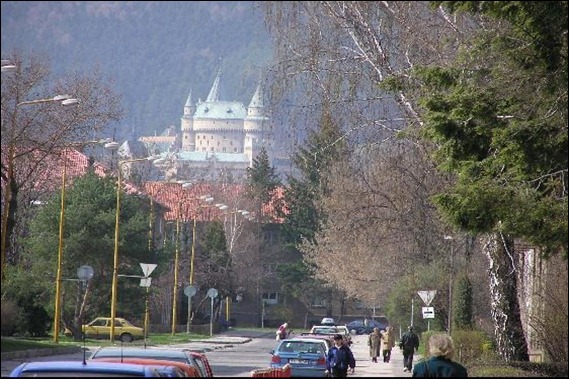castillo Bojnice visto desde Prievidza