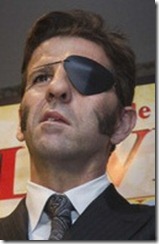 ANDALUCÍA. SEV06. SEVILLA, 20/01/2012. El torero jerezano Juan José Padilla, durante la rueda de prensa ofrecida hoy en el hotel Colón de Sevilla, delante del cartel anunciador de la temporada taurina de la plaza de Olivenza donde reaparecerá el próximo 4 de marzo con toros de Núñez del Cuvillo, acompañado por Morante de la Puebla y José María Manzanares.- EFE/Jose Manuel Vidal.