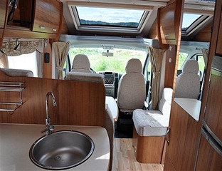 Eura Mobil Terrestra T 670 SB))