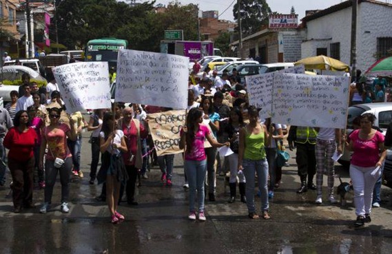 protesta-robledo-mascotas-6