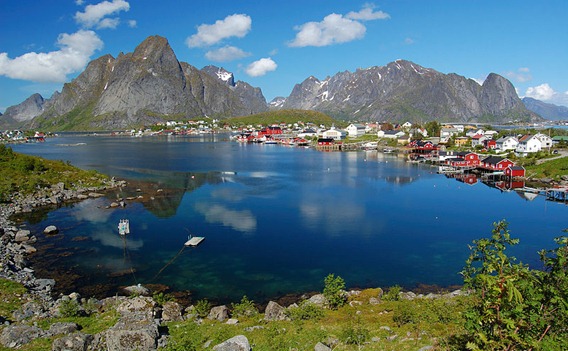 Reine_Lofoten_ Petr Šmerkl, Wikipedia