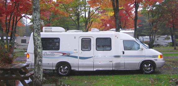 RV_Camping_at_the_KOA_campground_in_Sault_Saint_Marie,_Ontario