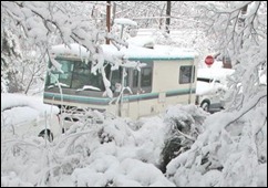 husbil_i_snön