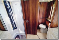 ROLLERTEAM PEGASO MYTHOS 285-- baño-