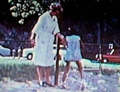 Después de 6 meses aprendió Jeanette a andar de nuevo con voluntad propia. Cuando salió del hospital la enviaron a casa de su abuelo otra vez. Después de 6 meses aprendió Jeanette a andar de nuevo con voluntad propia. Cuando salió del hospital la enviaron a casa de su abuelo otra vez.