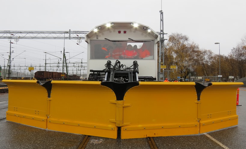 SR_200_SNOW_REMOVAL-)