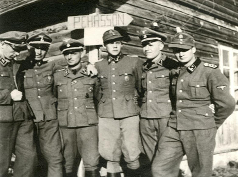 Voluntarios_suecos_en_Narva_(de_izq_a_der Gösta Borg, Hans-Caspar Kreuger, Hans-Gösta Pehrsson, Gunnar Eklöf, Carl Svensson och Thorkel Tillmann.