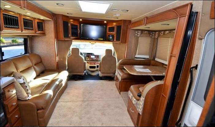 2014_Coachmen_Concord_300TS_(6