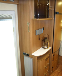 KABE_TRAVELMASTER_x740_LXL)_-entré