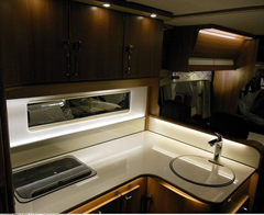 KABE_TRAVELMASTER_x740_LXL--