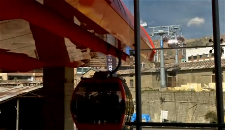 Línea_roja_teleférico_La_Paz_-_El_Alto.-