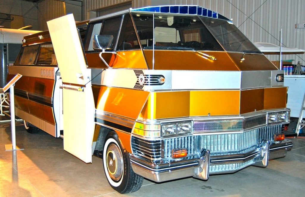 Paul_Jones_-_Cadillac_Eldorado_motorhome.)png