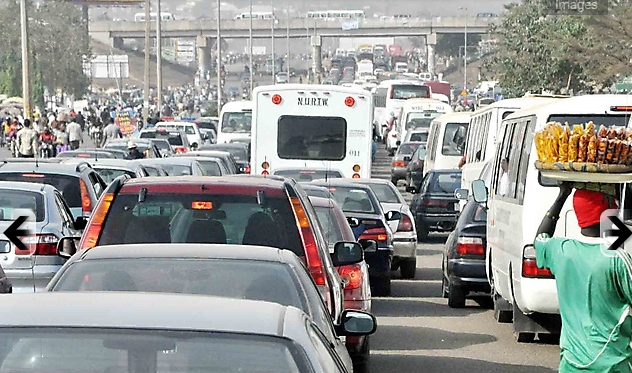 TRÁFICO_EN_ABUJA_-_atasco
