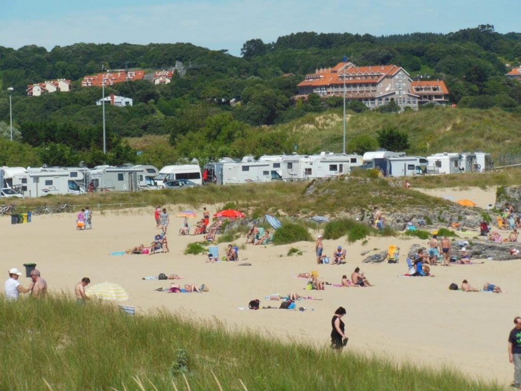 autocaravanasplaya-de-ris-noja